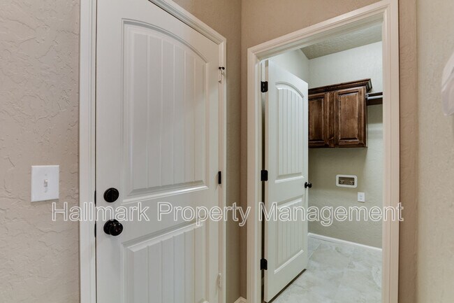 Building Photo - 1549 SW 96th St