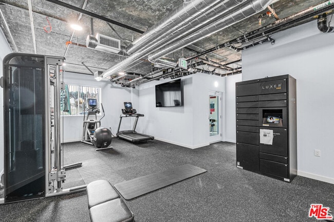 Building Photo - 3518 Chesapeake Ave