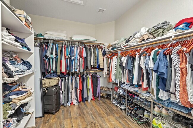 Building Photo - 6943 W Tether Trail