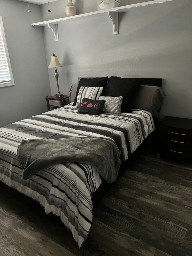 Bedroom 3 - 1209 E Campus Dr