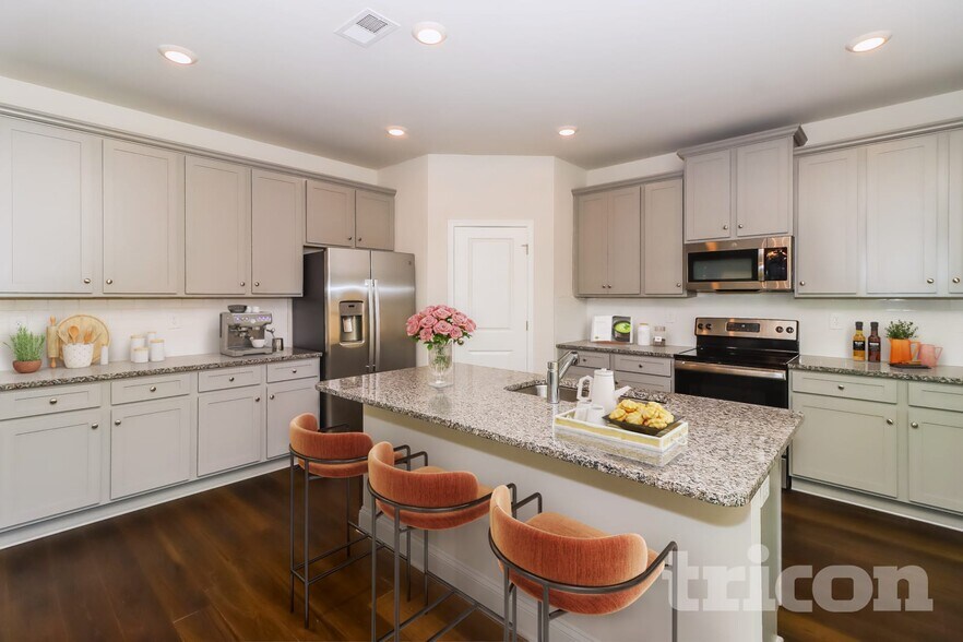 Building Photo - 118 Halesworth Rd