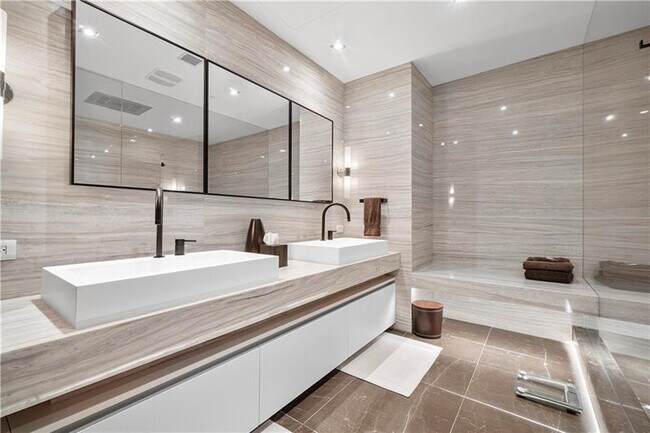 Building Photo - 2200 N Ocean Blvd