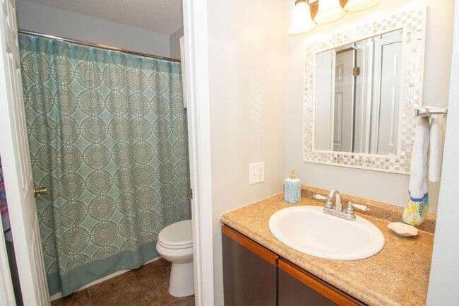 Building Photo - 108 Robinwood Dr