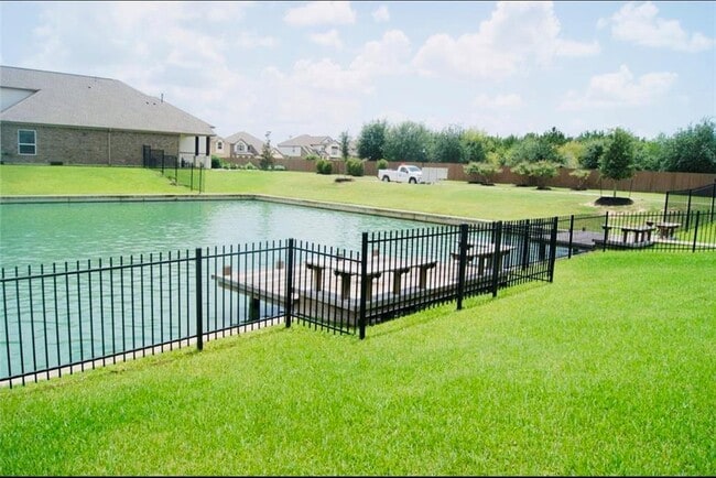 Building Photo - 24319 Bello Everett Lake Dr