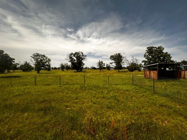Building Photo - CABIN - Brock ISD - HORSES WELCOME