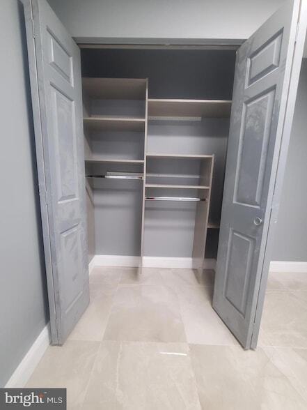 Building Photo - 620 Rodman St