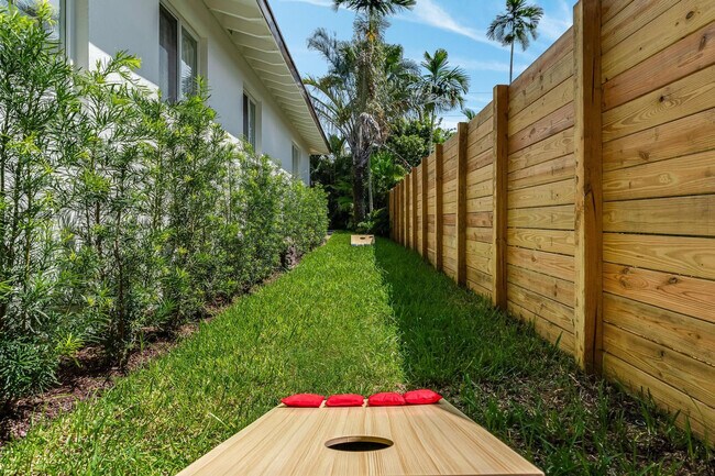 Building Photo - 616 NE 16th Terrace