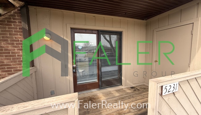 Building Photo - Ground Floor Condo Available Now!