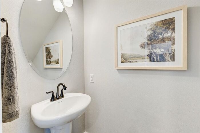 Building Photo - 4601 Tiberius Dr