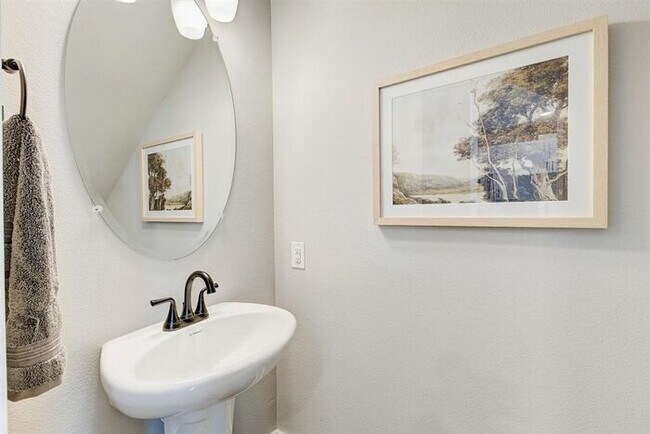 Building Photo - 4916 Claudia Dr