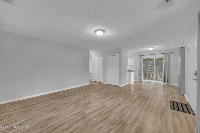 Building Photo - 3913 Cherry Ave