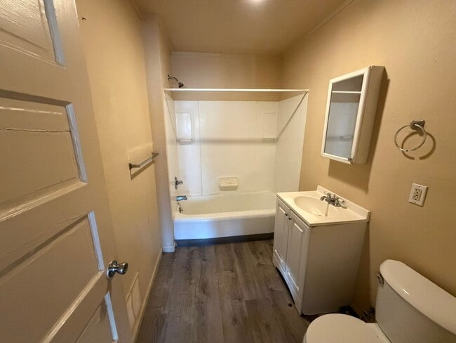 Building Photo - 242-244 Orange Street