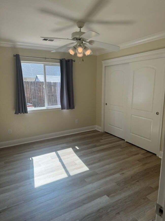 Building Photo - $300 Move in Special - Beautiful South Redding Home