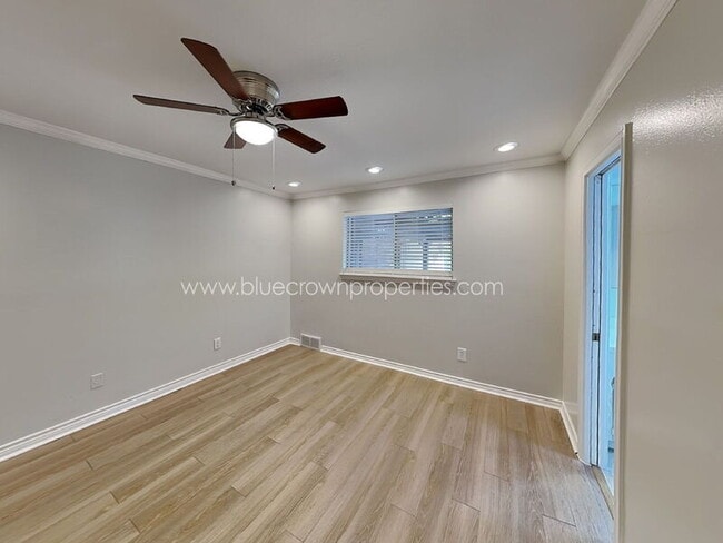 Building Photo - 5928 Fox Hill Ln