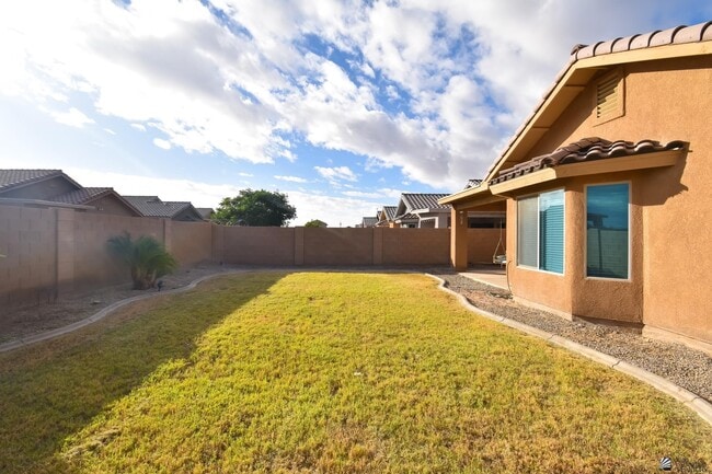 Building Photo - 2523 S 41st Ave