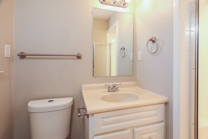 Building Photo - 1632 Maralyn Dr