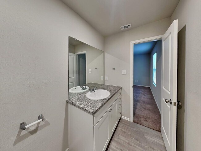 Building Photo - 7315 Avila Vis