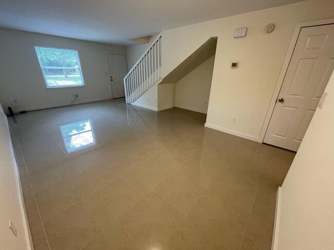 Building Photo - 1231 SW 61st Terrace