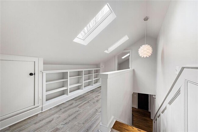 Building Photo - 193 Feld Ave