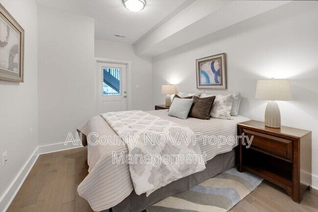 Building Photo - 3821 14th St NW