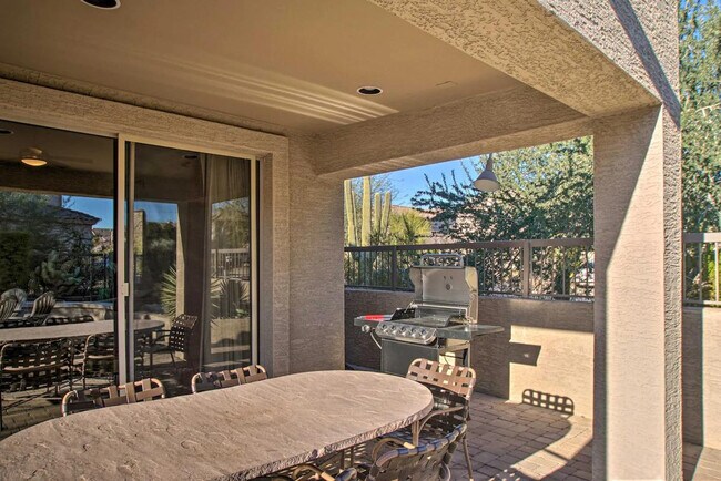 Building Photo - 3055 N Red Mountain