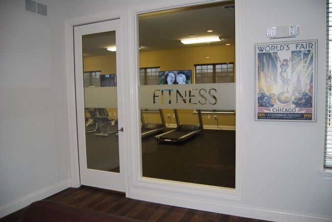 Building Photo - Dogwood ~ 2nd Floor with Vaulted Ceiling