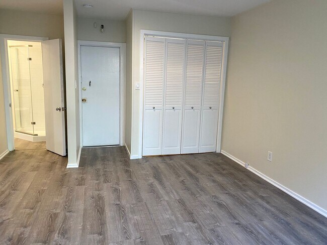 Building Photo - 155Pfei