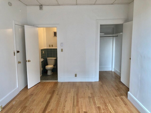Building Photo - 409 Beacon St