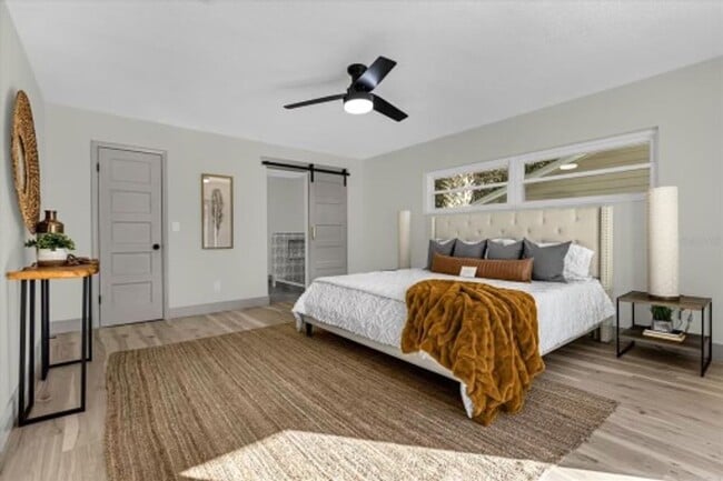 Building Photo - Newly Renovated, Luxurious 4 Bedroom 3 Bat...