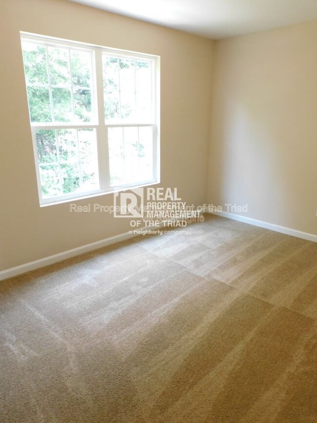 Building Photo - 10 Loblolly Ct