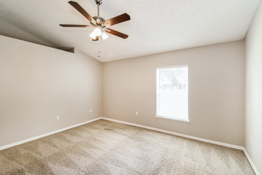 Building Photo - 12348 Hickory Forest Rd