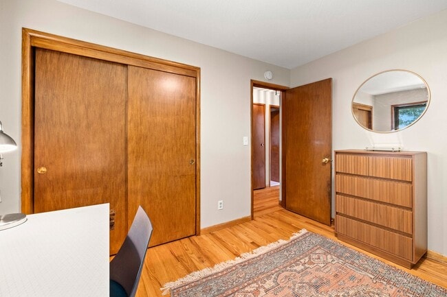 Building Photo - Mid-Century Classic! 3bd/3ba 2700 sf Short Term- FULLY FURNISHED!