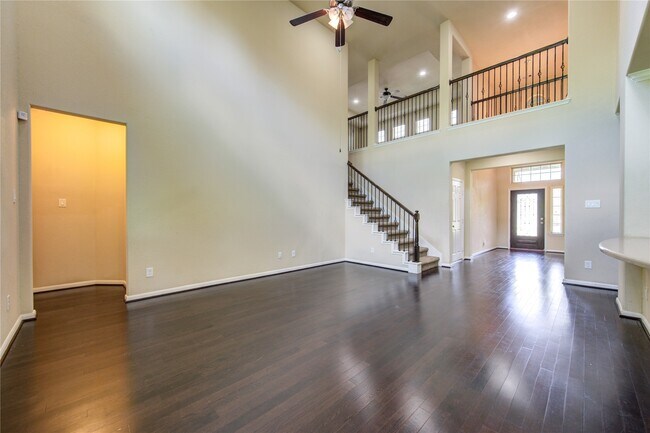 Building Photo - 15727 Whisper Woods Dr