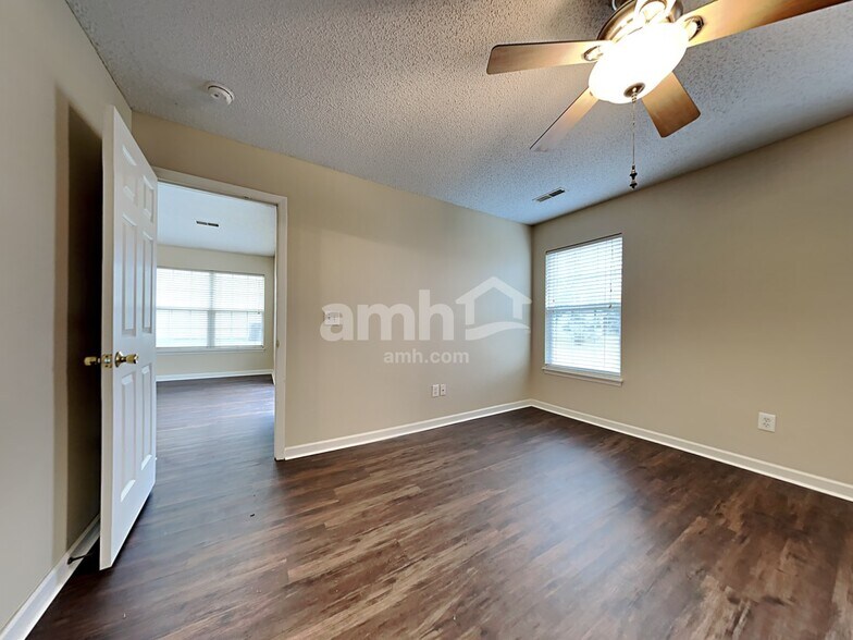 Building Photo - 194 Moon Dance Ln