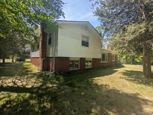 Building Photo - 3211 McCluskey