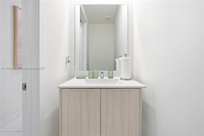 Building Photo - 6611 NW 102nd Path