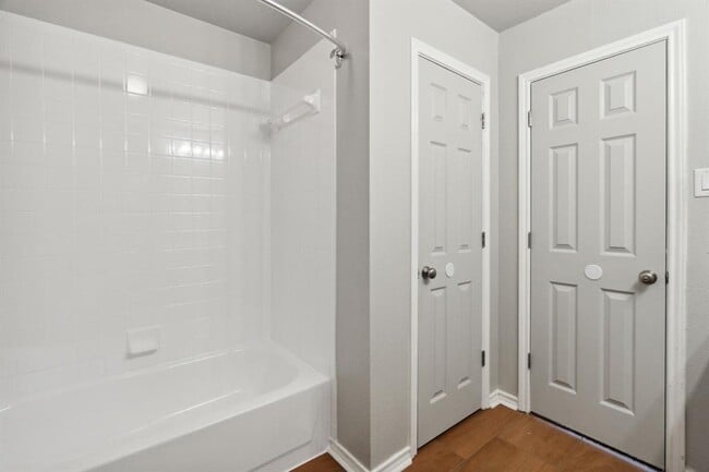 Building Photo - 2907 Kestrel Dr