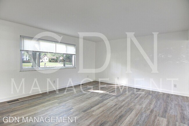 Building Photo - 4 br, 2.5 bath House - 589 Wilson Drive