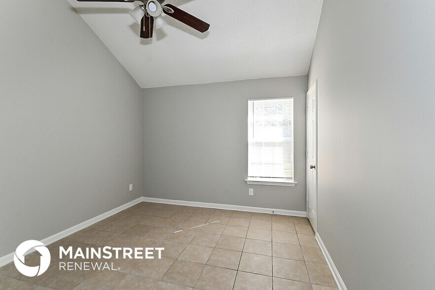 Building Photo - 7865 Shadowland Cove