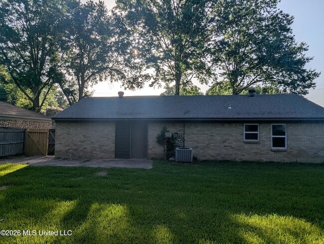 Building Photo - 8119 Martha Ann Ln