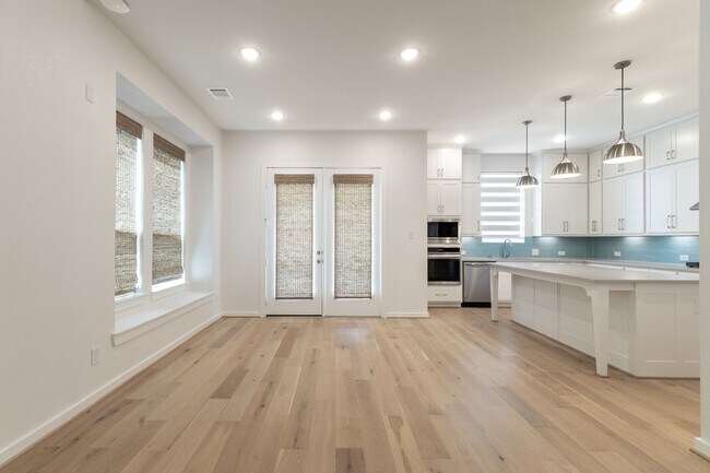 Building Photo - 6578 Scarlet Pond Ln