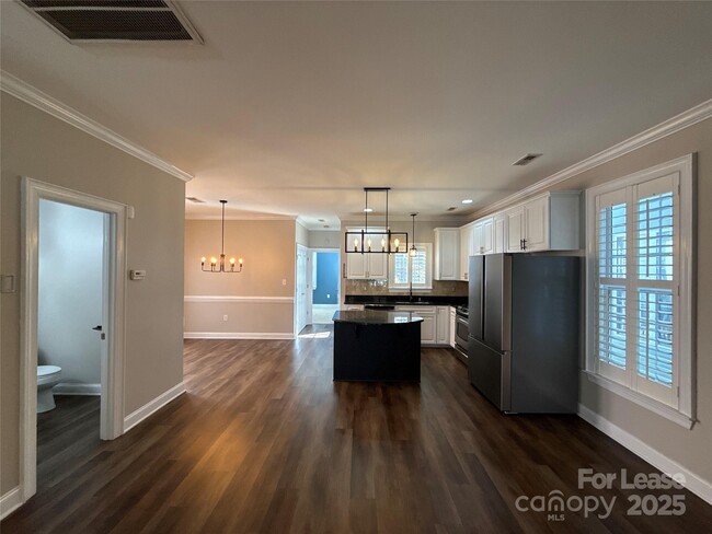 Building Photo - 1903 Lela Avenue