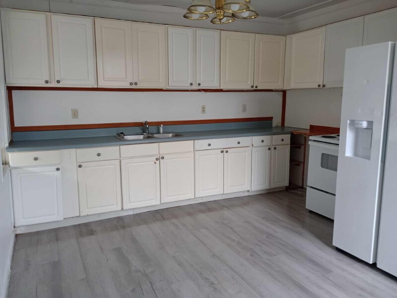 Building Photo - 740 N Mechanic St