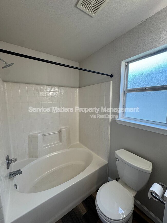 Building Photo - 10520 Wilderness Ln