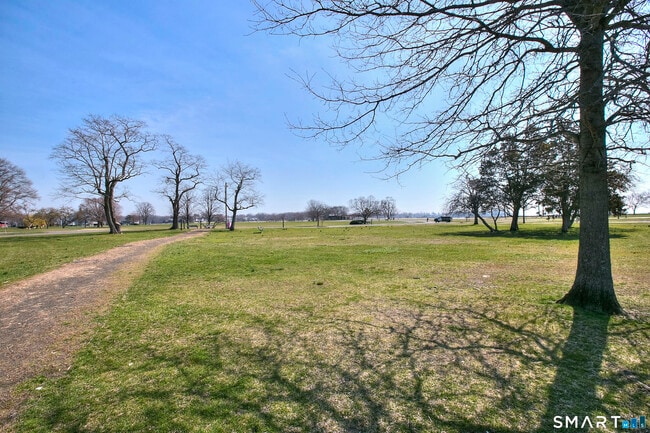 Building Photo - 638 Cove Rd