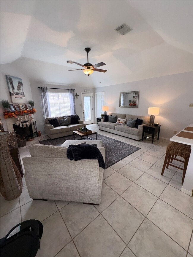 Building Photo - 4325 Spoonbill Dr