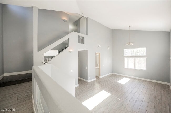 Building Photo - 138 Cam Capri