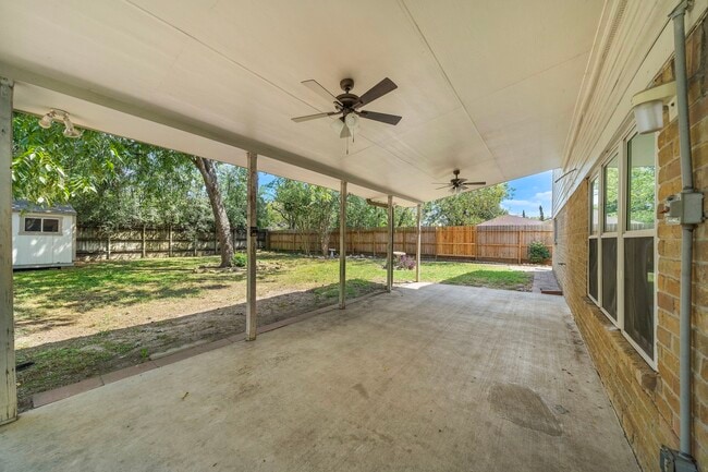 Building Photo - 7014 Woodfern Dr