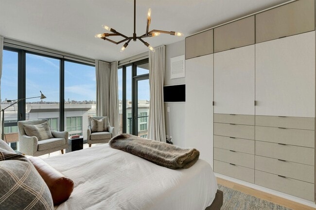 Building Photo - 9 Ave at Port Imperial