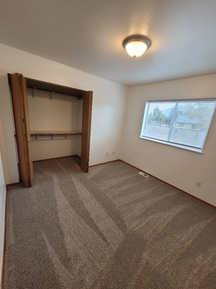 Building Photo - 8231 Williwa Ave